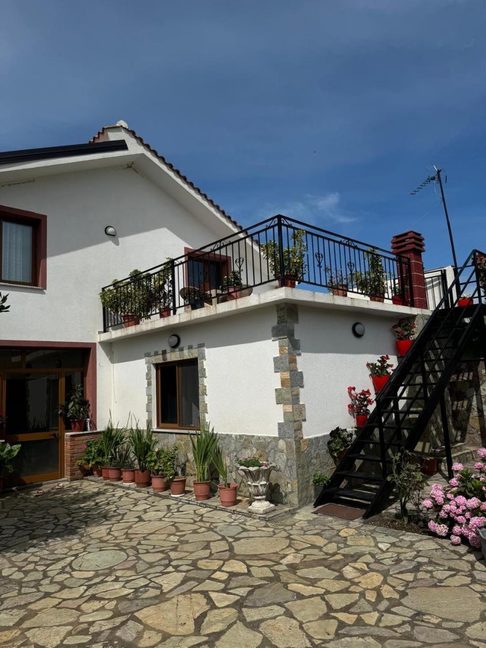Villa Zefi Rrenc Papaj Exteriör bild
