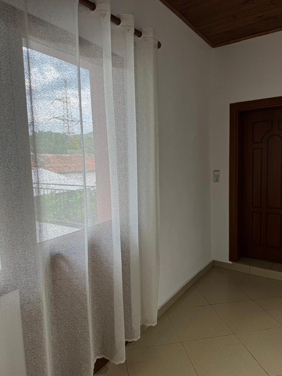 Villa Zefi Rrenc Papaj Exteriör bild