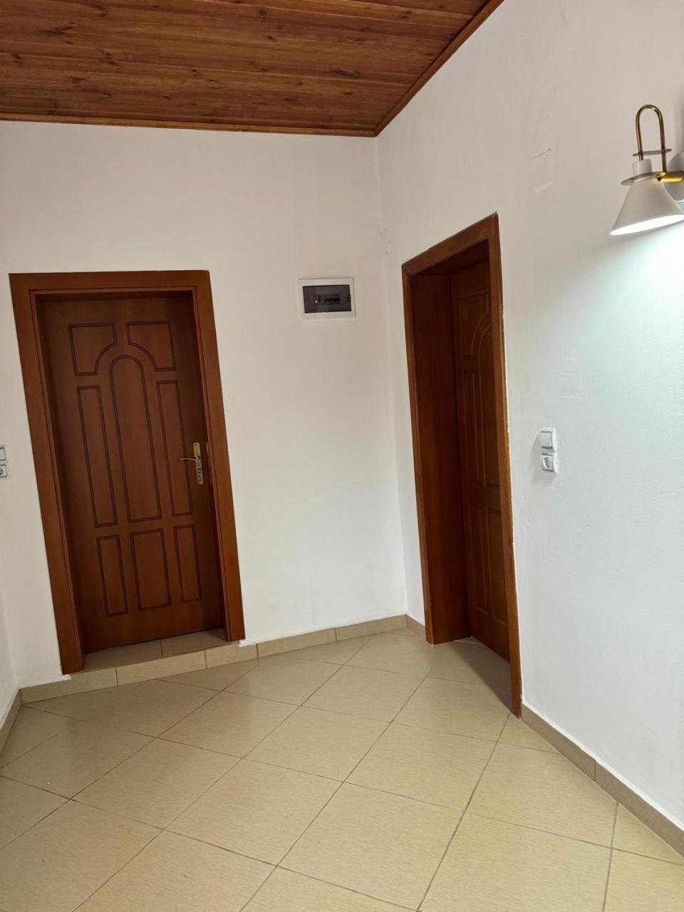 Villa Zefi Rrenc Papaj Exteriör bild