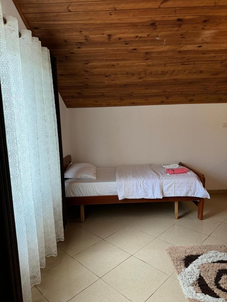 Villa Zefi Rrenc Papaj Exteriör bild