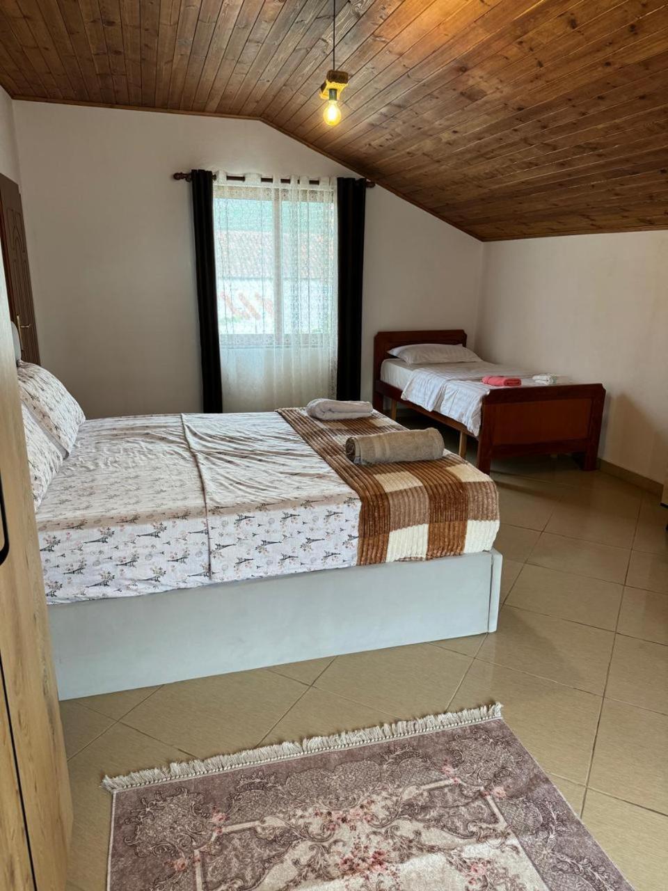 Villa Zefi Rrenc Papaj Exteriör bild