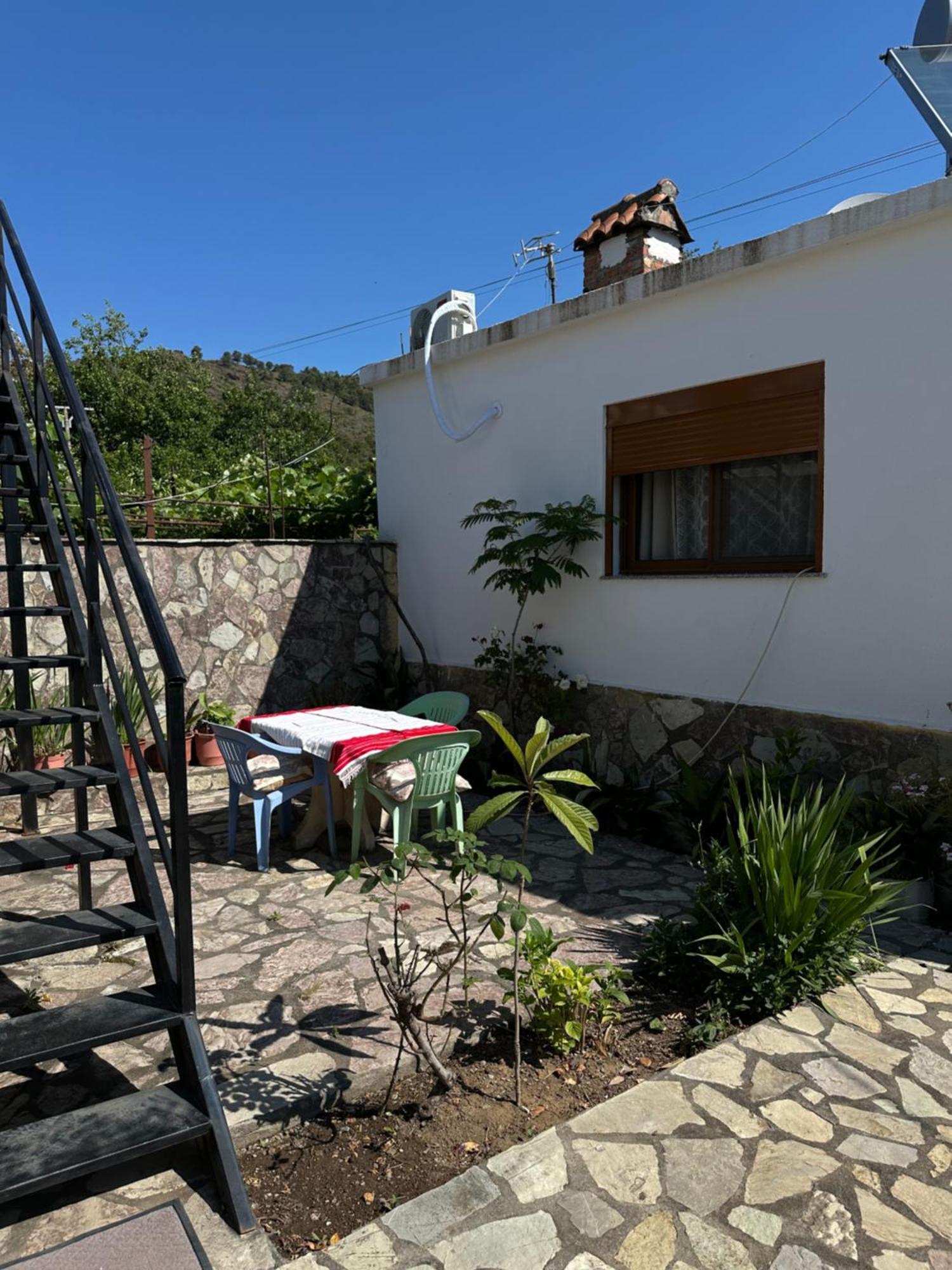 Villa Zefi Rrenc Papaj Exteriör bild